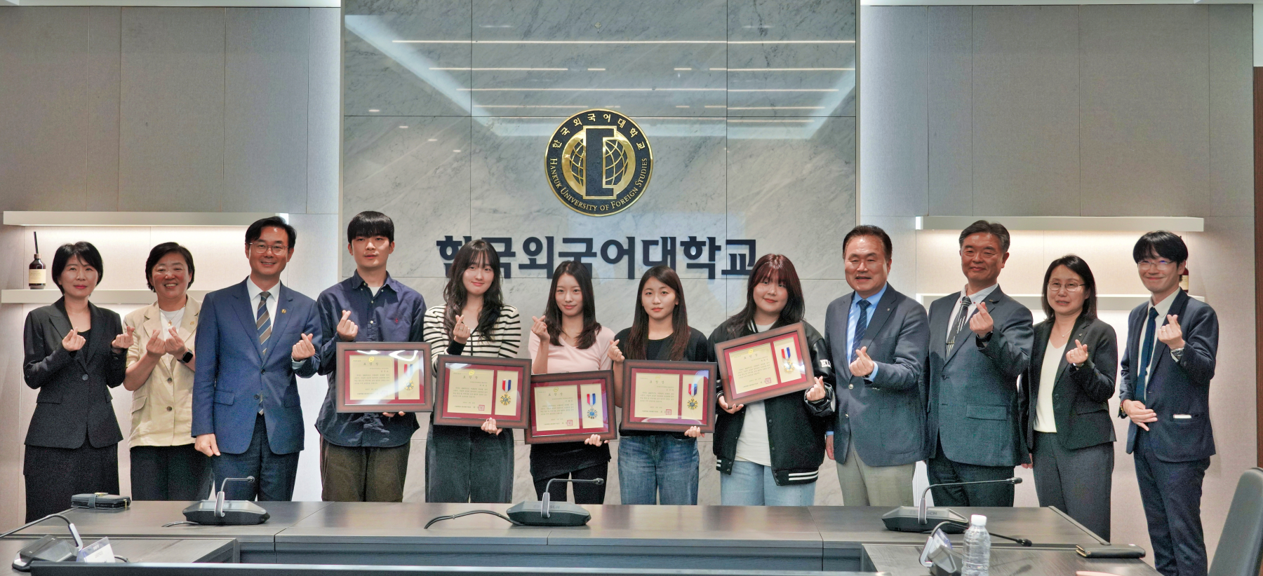 교육혁신원, 초등 고학년 영어특강 ‘동대문구 외대쌤 영어브릿지’ 우수 외대쌤 표창 수여 이미지